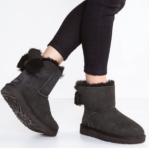 NIB Ugg Arielle Button Bow Booties